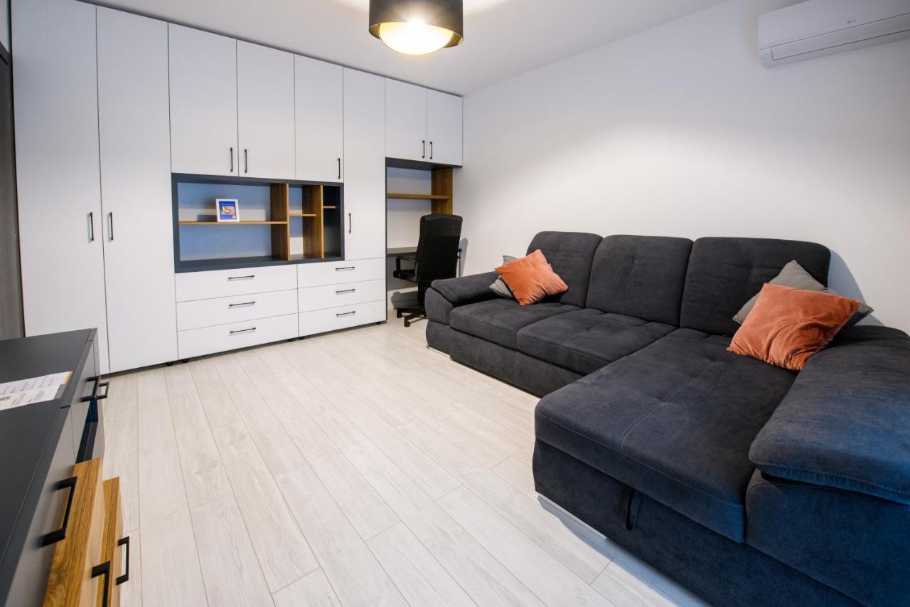 Smart Concept Living Plaza Apartment Bukares Bagian luar foto